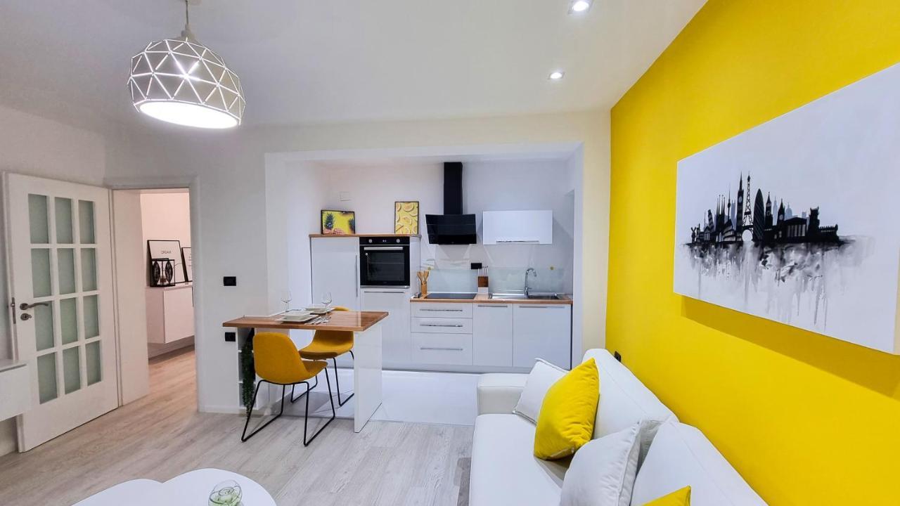 'The Yellow' Condo Берат Экстерьер фото