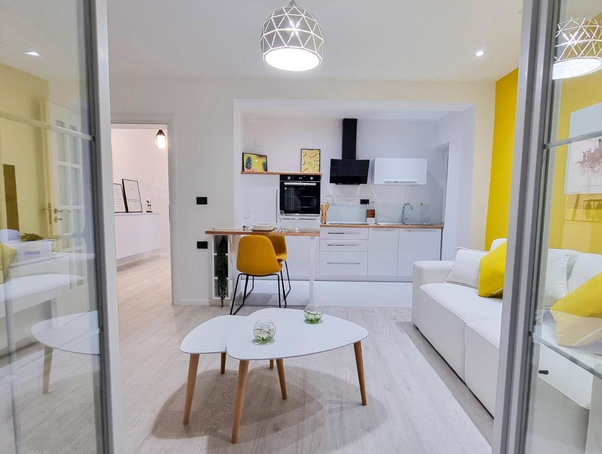 'The Yellow' Condo Берат Экстерьер фото